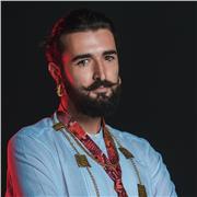 Sono un artista e designer freelance: offro lezioni di Photoshop per tutti i livelli